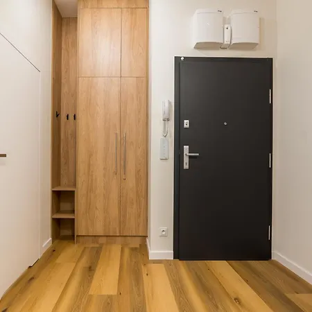 Stacja Jezyce Deluxe With Garden By Bookinghost Daire