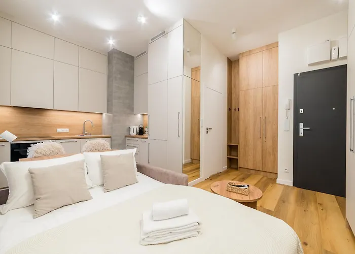 Stacja Jezyce Deluxe With Garden By Bookinghost Daire