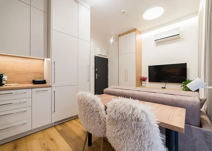 Stacja Jezyce Deluxe With Garden By Bookinghost Poznan